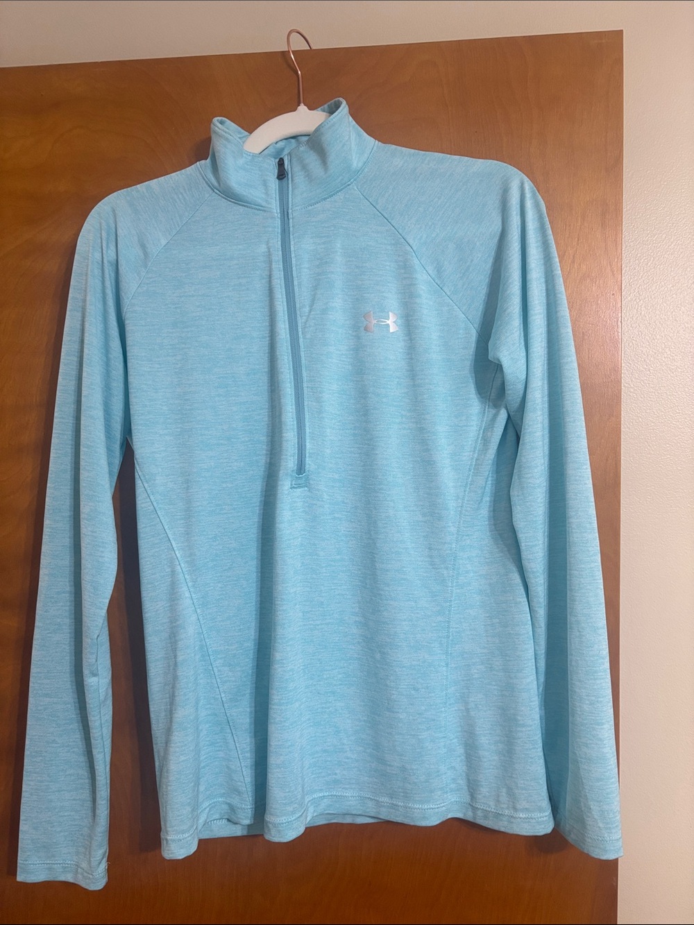 Size M Under Armour Aqua Blue Women's 1/2 zip Pullover